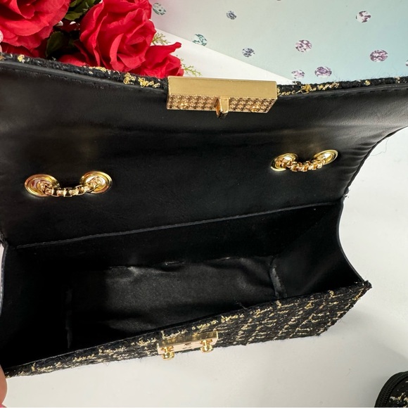 SOLD CROSSBODY & VANITY BAG SET - Picture 8 of 9